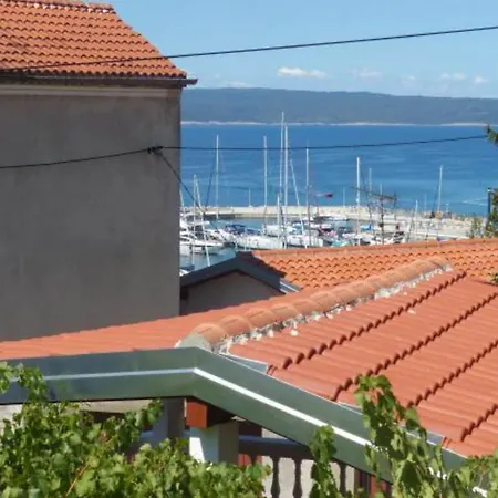 Tina - With Terrace Apartament